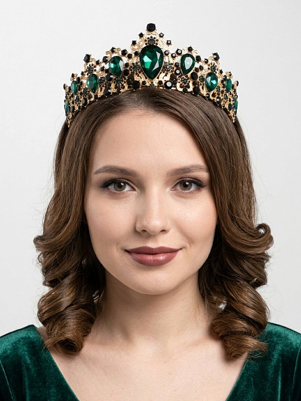 Диадема с камнями
