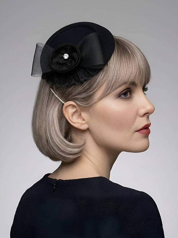 Шляпка коктейльная с цветком